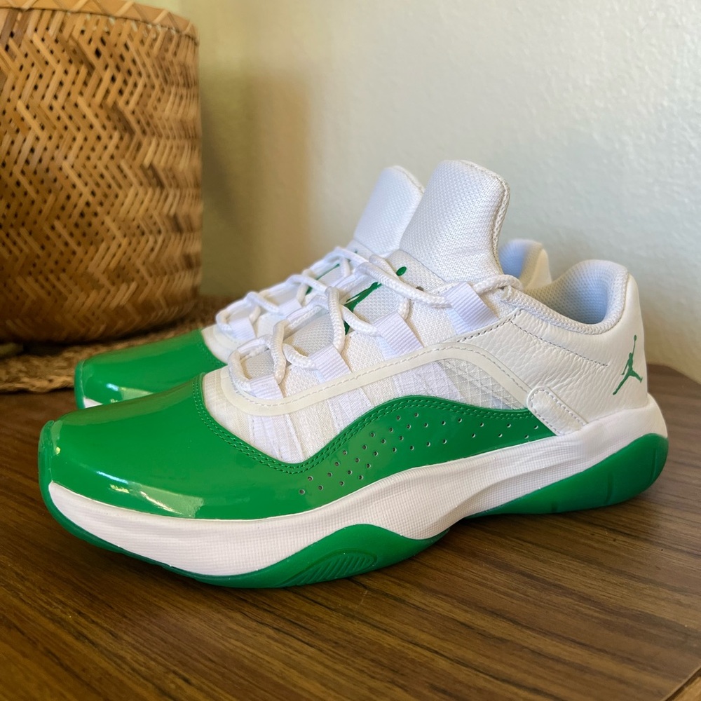 NWOT - Jordan 11 CMFT low